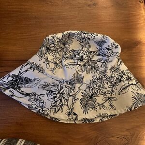 H&M Canvas Tropics Bucket Hat